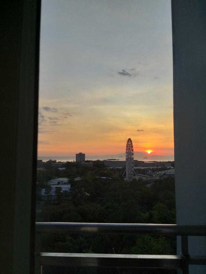 De Luxe, Standard And Studio Suites -The Breeze Residences-Close To Airport,Mall Of Asia, Us Embassy Manila Exterior foto